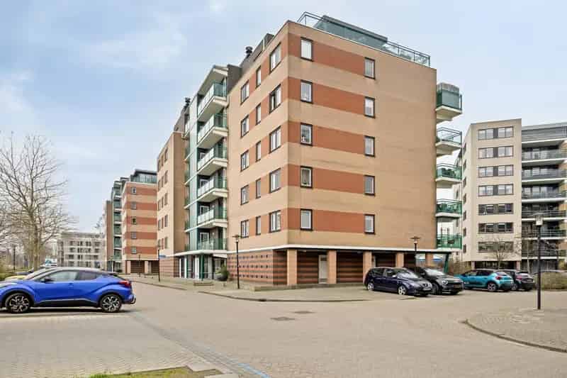 Ruim Drie Kamer Appartement Capelle Aan Den IJssel Zonnig Balkon Energielabel A