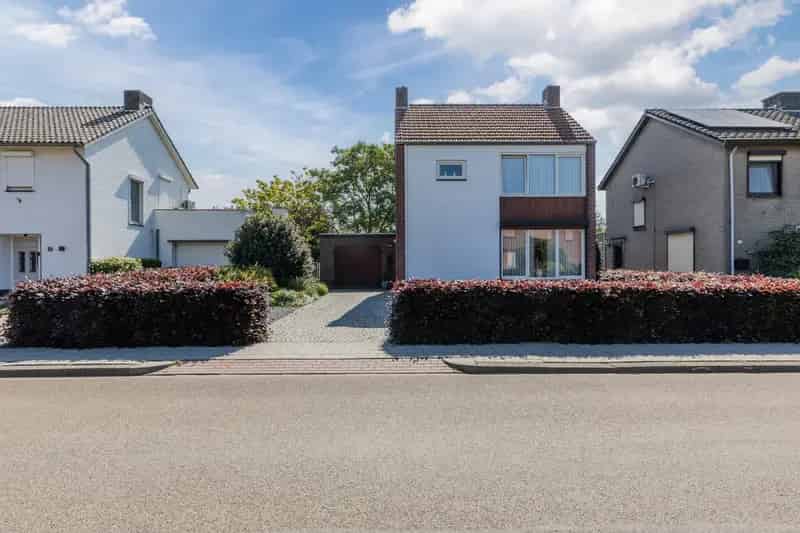 Vrijstaand huis Stevensweert Garage Tuin 3 slaapkamers