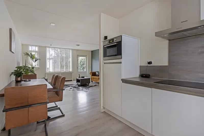 Huis te koop Oss - Ruime tussenwoning met garage en 3 slaapkamers