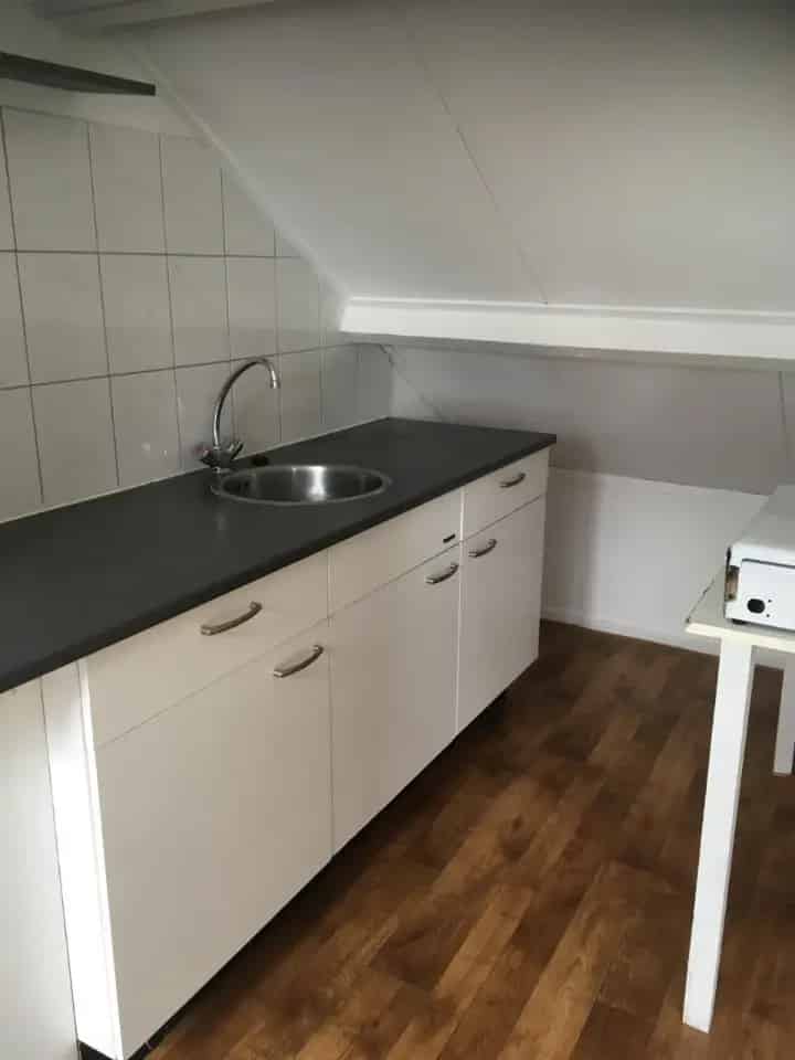 Te Huur: Zelfstandige Woonruimte met Balkon