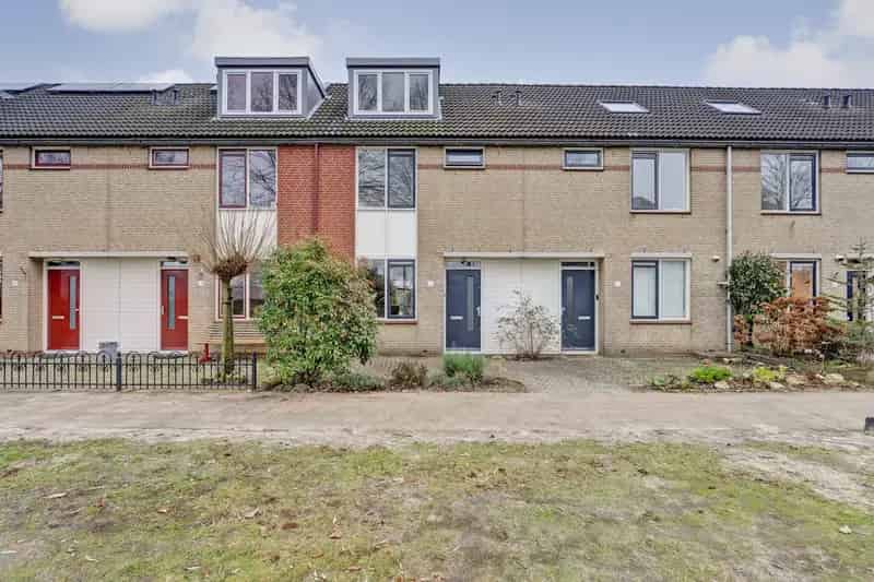 Huis te koop Zielhorst Amersfoort: Ruime woning met 3 slaapkamers en zonnige tuin