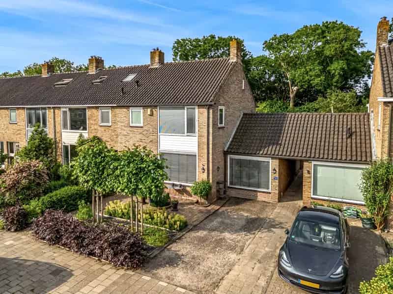 Ruime Hoekwoning Uithoorn 139m2 Tuin Werkruimte