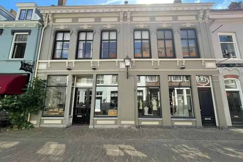 100 m2 winkelruimte te huur in Wijk bij Duurstede