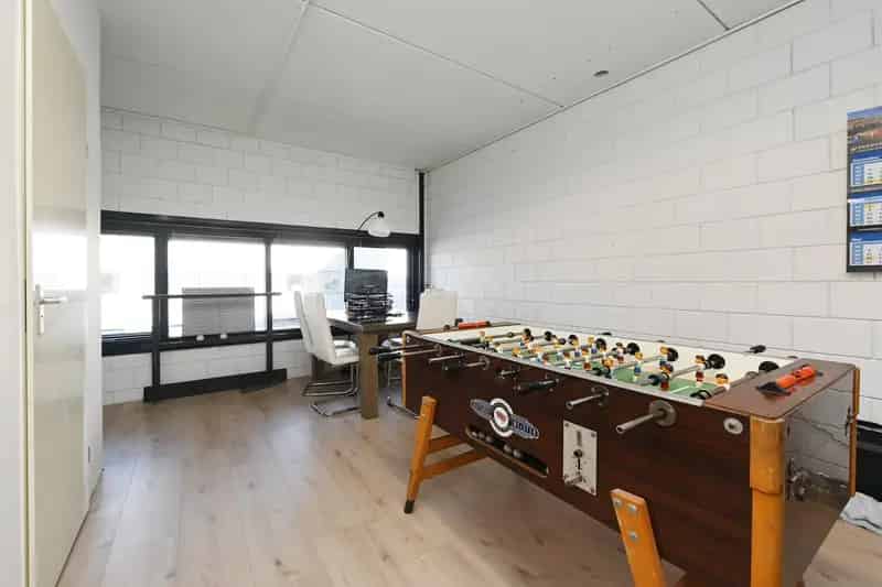 Bedrijfshal te Koop Nootdorp 74m2 A12 A13 A4