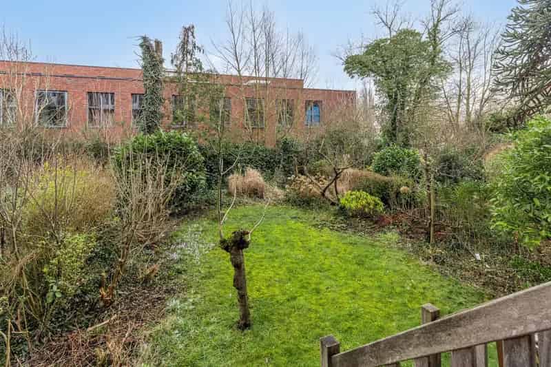 Appartement Leiden 3 slaapkamers ruime tuin nabij station