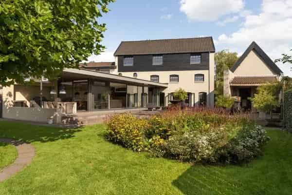 Historische Leerlooierij Dongen  Luxe Renovatie Eigen Brug