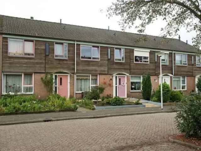 Woning in Enschede met Schutting en Thuis Plus Pakket