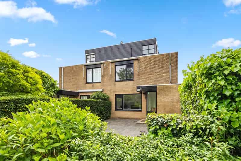 Ruime Kwadrantwoning Essesteijn Voorburg 4 slaapkamers 2 badkamers