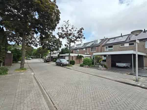 Te Huur: Ruim Familiehuis in Eindhoven Genderbeemd