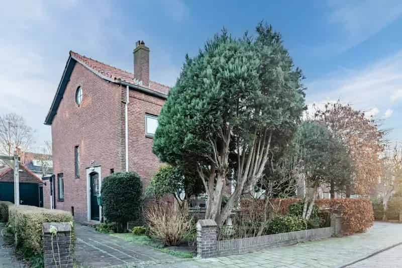Tweekapper Voorschoten Krimwijk 4 slaapkamers Grote tuin
