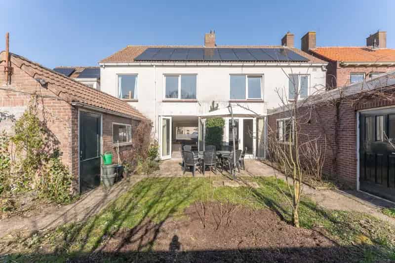 Ruime Tweekapper Moerdijk 6 Slaapkamers 2 Badkamers Royale Tuin