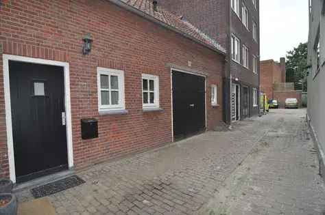 Ruime Semi Studio Breda Centrum 24m2 Student Eigen Badkamer