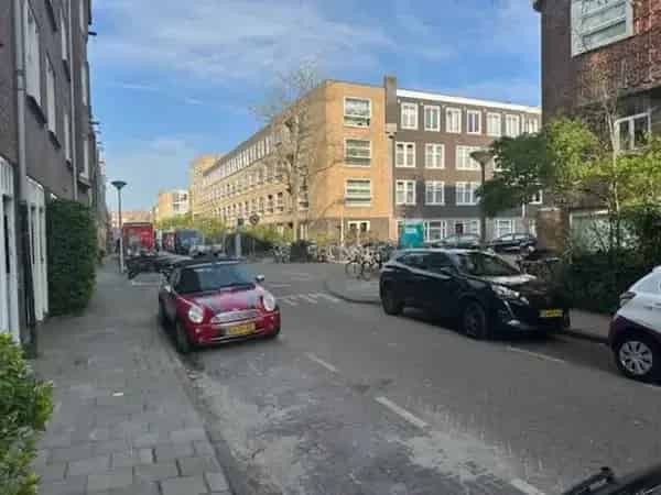 Ruime Portiekflat 60m2 Amsterdam IJsselbuurt
