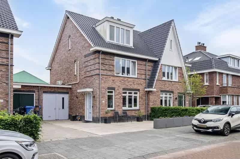 Huis Te Koop , 24, Lisdoddestraat, Aalsmeer, Noord-Holland