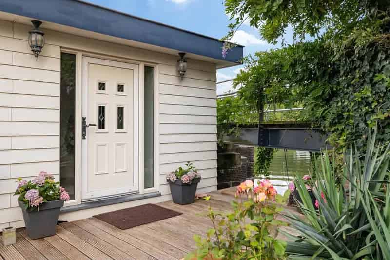 Woonark Maasdam 4 slaapkamers tuin aan het water