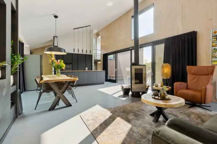 Vrijstaande woning te koop Almere: 3 slaapkamers, ruime tuin en moderne keuken
