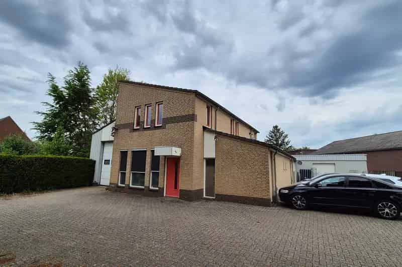 Bedrijfshal Geffen | Zoek bedrijfshallen te huur: Heesterseweg 11 5386 KT Geffen 