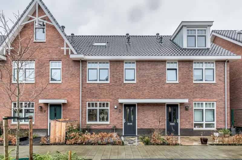 Gemeubileerde Tussenwoning 4 slaapkamers Bergschenhoek