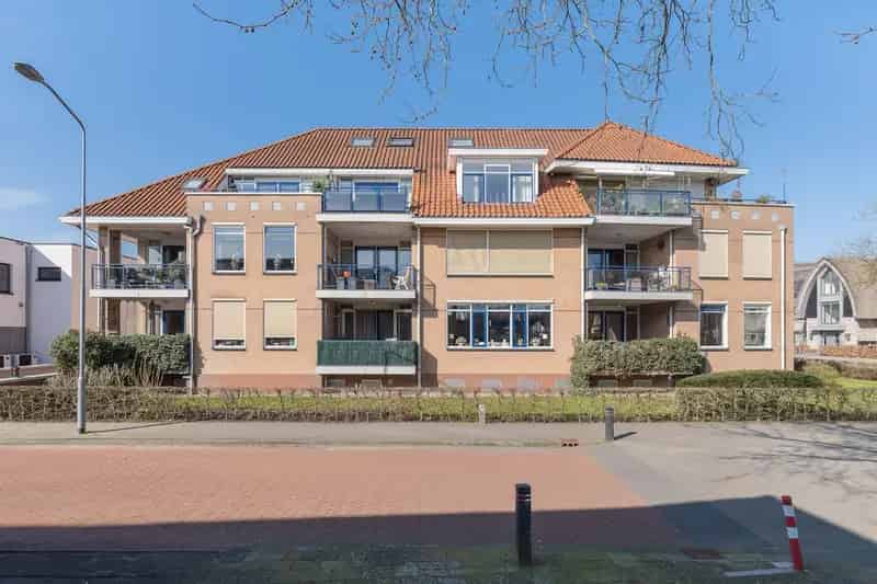 Maisonnettewoning te koop Barneveld: 2 slaapkamers balkon berging parkeerplaats