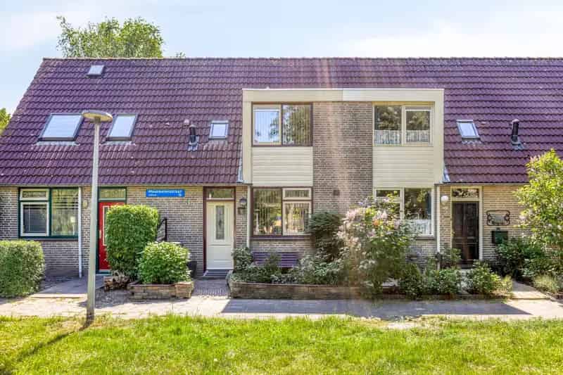 Huis te koop Molenbuurt Almere: Ruime gezinswoning met tuin