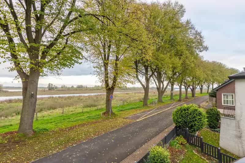 Vrijstaand Huis met Uitzicht over de Maas