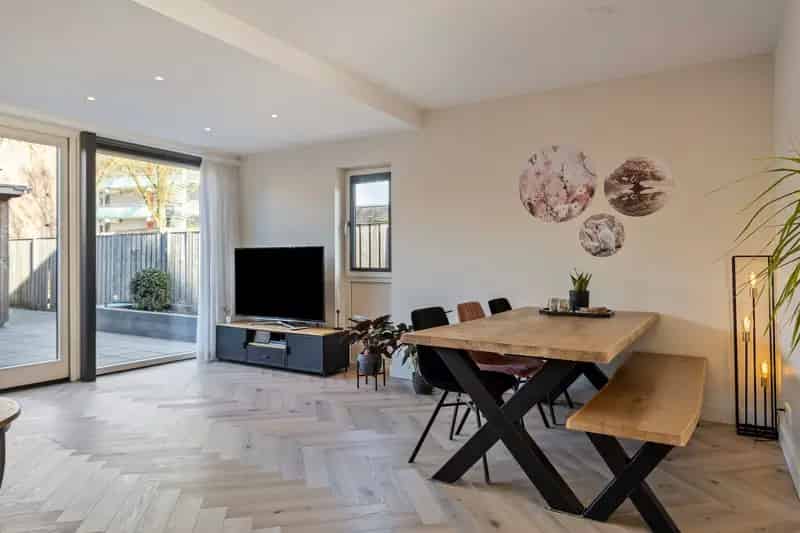Huis te koop Apeldoorn 5 slaapkamers moderne keuken veranda energielabel B