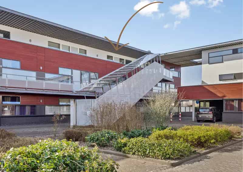 Ruim 3-kamerappartement met balkon en parkeerplaats te huur