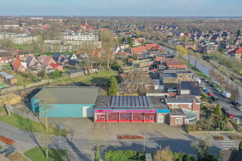Bedrijfshal Oude Pekela te koop met woonhuis