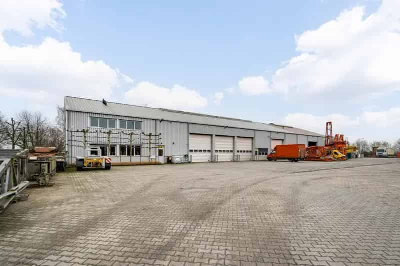 Bedrijfshal te Huur Heythuysen 468m2 Kantoren 115m2