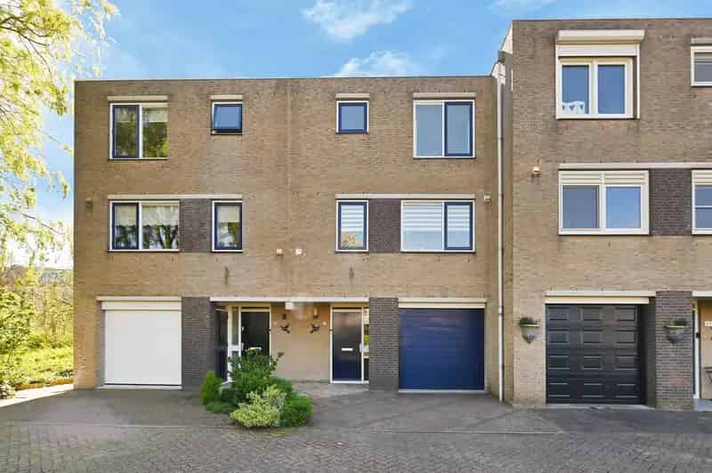 Ruime Drive In Woning s Gravenzande  Zonnige Tuin Garage Werkruimte