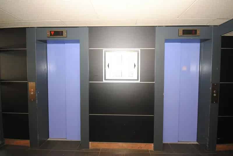 Studio Rijswijk 50m2 Balkon 19e Etage Parkeerplaats