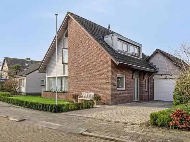 Vrijstaande woning 5 slaapkamers Kortgene