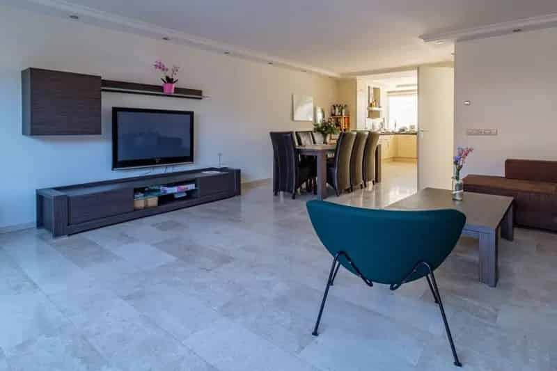 4 Slaapkamers Gemeubileerde Huis Bedrijfspersoneel Tuin Terras Balkon