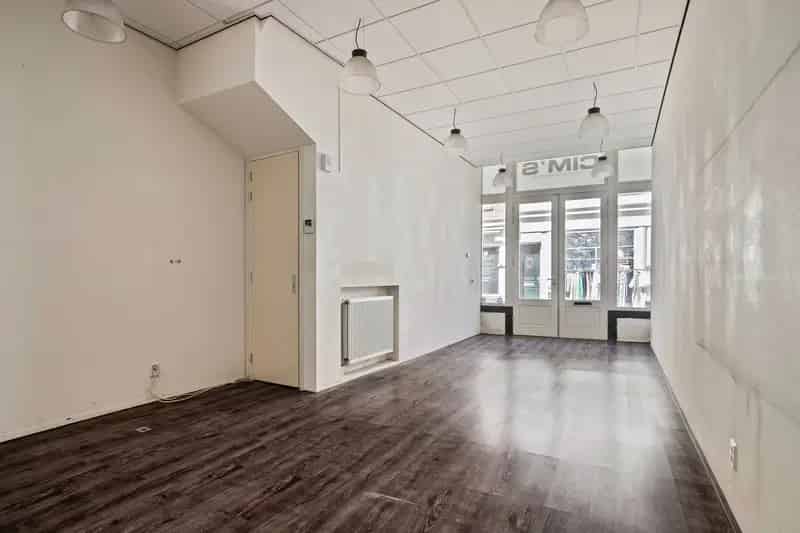 Winkel met bovenwoning Schiedam Centrum