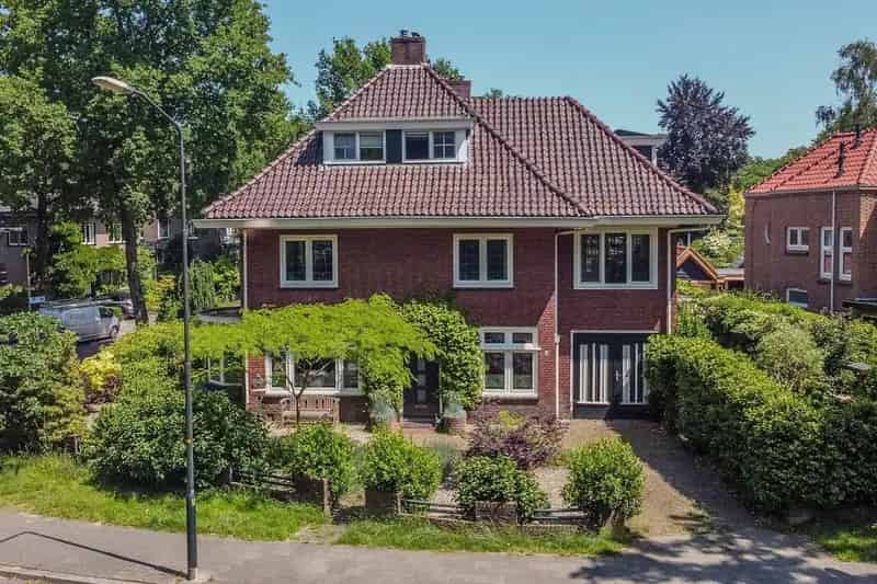 Huis te koop: Mr. Van Hasseltlaan 22 7316 DM Apeldoorn 