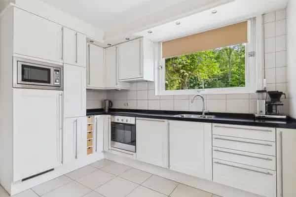Vrijstaande woning Vogelwaarde: Ruime tuin, garage en 4 slaapkamers mogelijk