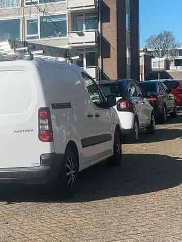Verhuizer of auto met trekhaak gezocht ASAP
