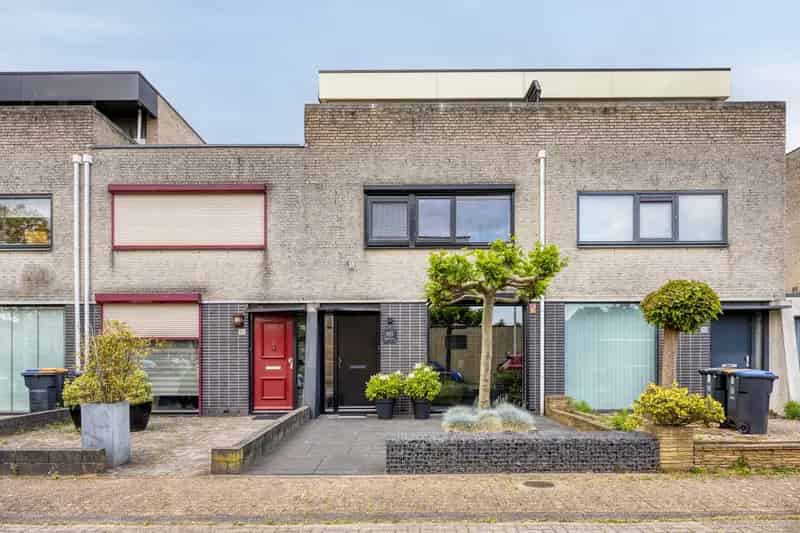 Ruime eengezinswoning Reeshof 4 slaapkamers dakterras energielabel A