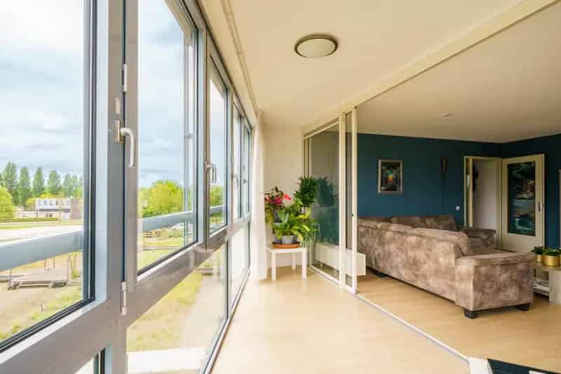 3-kamer appartement Almere Parkwijk  Eigen parkeerplaats en laadpaal