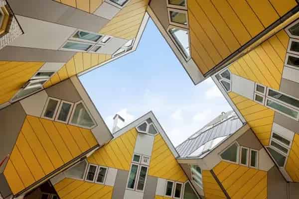 Kubuswoning Rotterdam: 3 Slaapkamers, Gemeubileerd, Privé Parkeerplek
