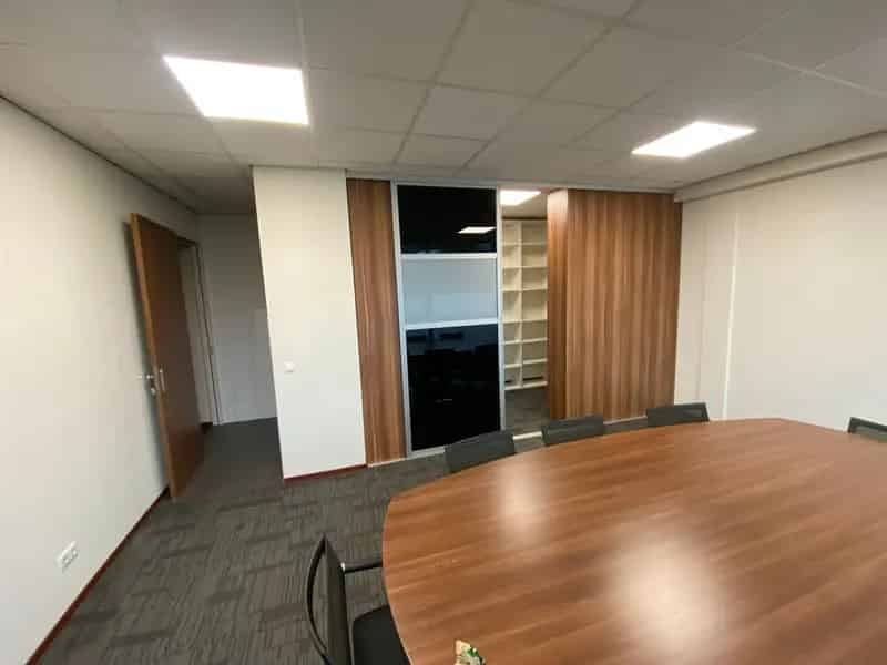 Bedrijfshal te Huur Hoogvliet 235m2 Kantoor Bedrijf