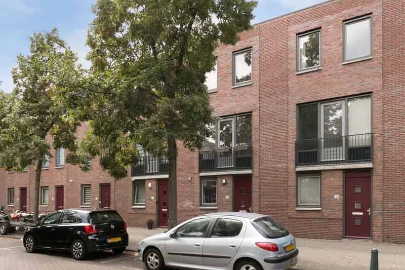 Kamer te Huur Juni Oud Mathenesse Gemeubileerd 17m2