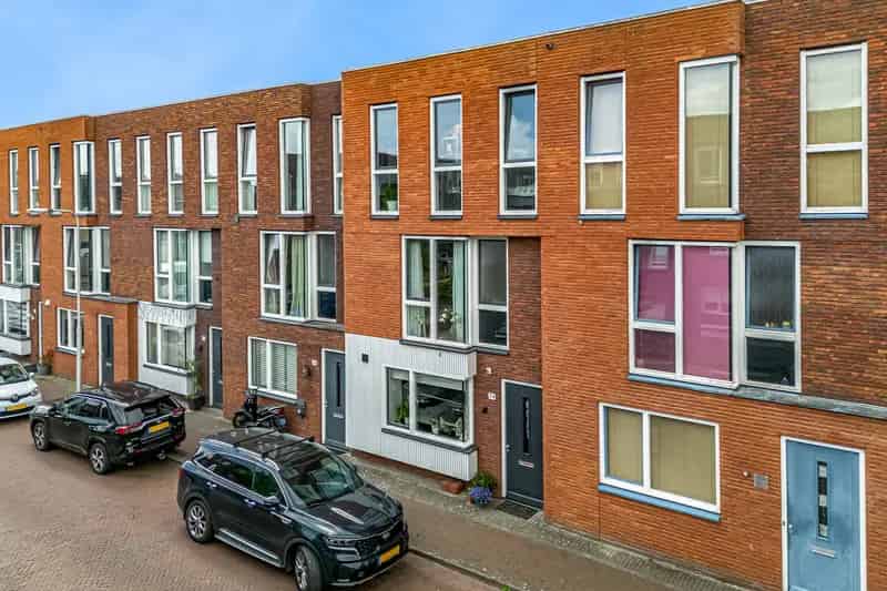Moderne 4 Slaapkamers Eengezinswoning IJmuiden