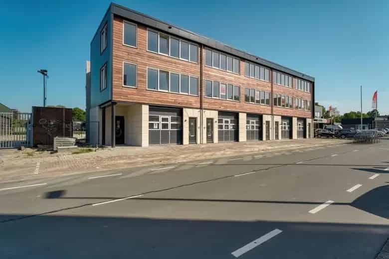192 m2 bedrijfsruimte te koop in Leiderdorp