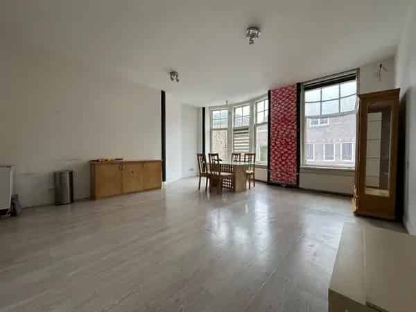 Appartement Zaandam: Ruim Gemeubileerd Appartement in Stadscentrum