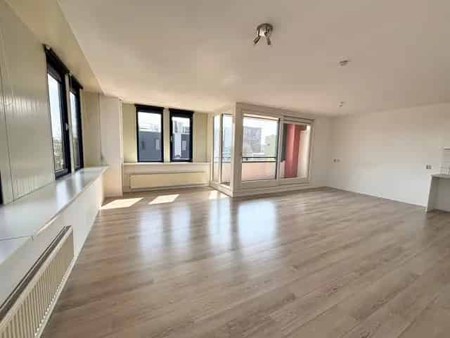 3 Kamer Appartement Zaandam 115m2 te Huur