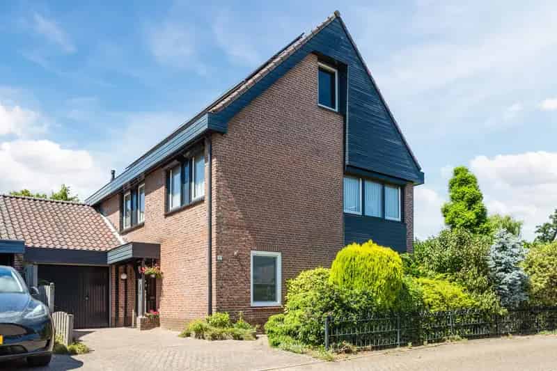 Vrijstaande woning Bunschoten-Spakenburg 5 slaapkamers grote garage