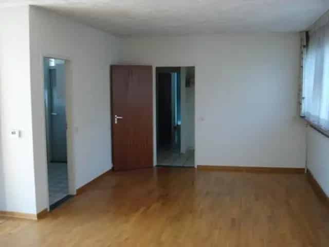 Te Huur Heerlen: Ruime Hoekbungalow 4 slaapkamers