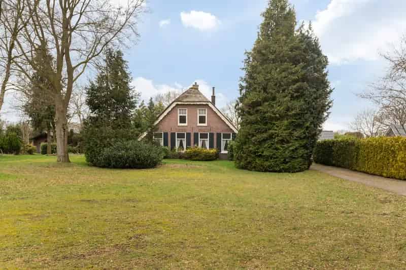 Woonboerderij Putten 222m² 15ha grond diverse bijgebouwen