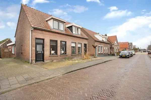 Uitgebouwde 2-onder-1-kap woning Vriezenveen 3 slaapkamers